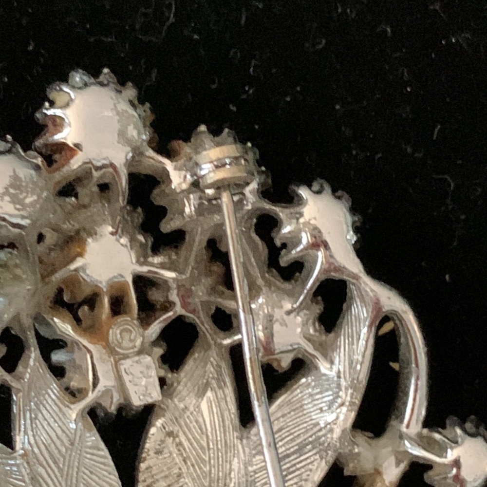 Vintage Coro brooch - Picture 5 of 8